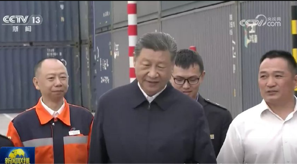 央視直播間刺眼一幕！畫面播習，彈幕卻集體悼念朱鎔基