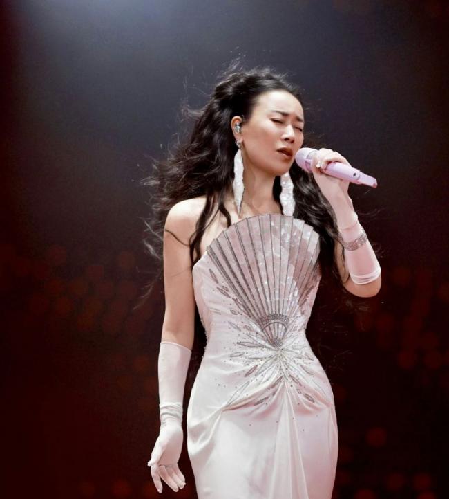 那英北京演唱會刷屏,王菲坐鎮、群星閃耀