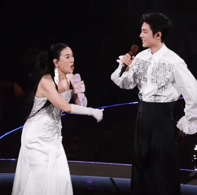 那英北京演唱會刷屏,王菲坐鎮、群星閃耀