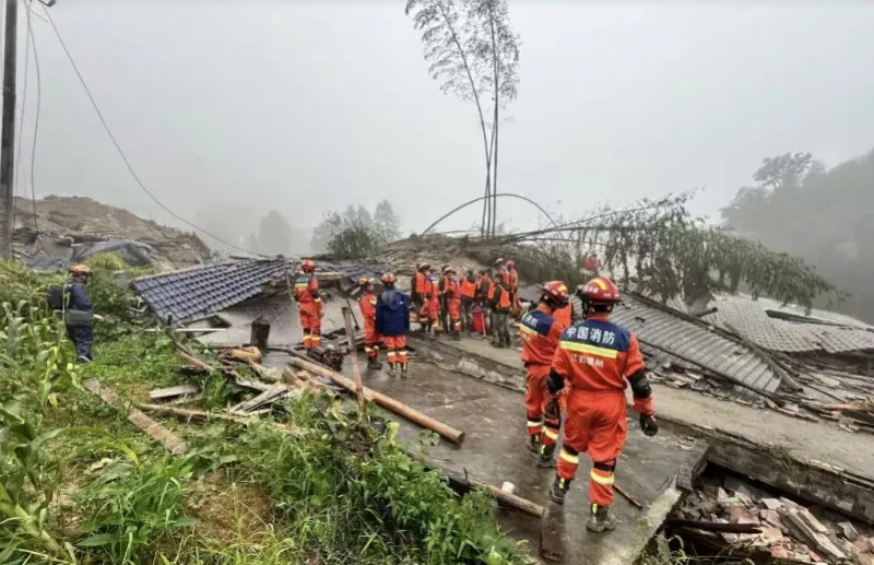 受沙德爾颱風殘餘環流影響，中國南方多地遭遇連日豪雨侵襲，江西吉安遂川縣發生土石流災情。&nbsp;&nbsp;&nbsp;圖:翻攝自南方都市報