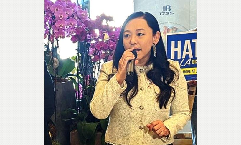图为加州亚凯迪亚市(Arcadia)华裔市长在社区参加竞选相关的活动。(陈德怡/大纪元)