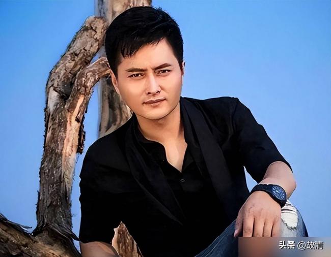 抛弃妻女娶小三，如今他的下场只能算“活该”
