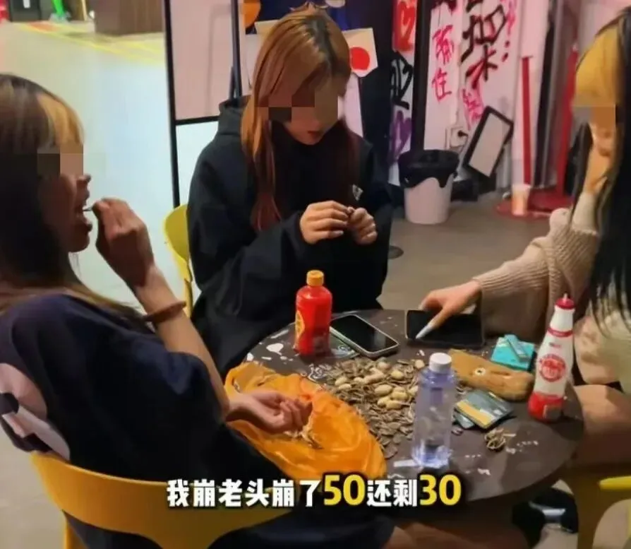 太魔幻了!AI出海“崩老头”,两周崩了2.5万人