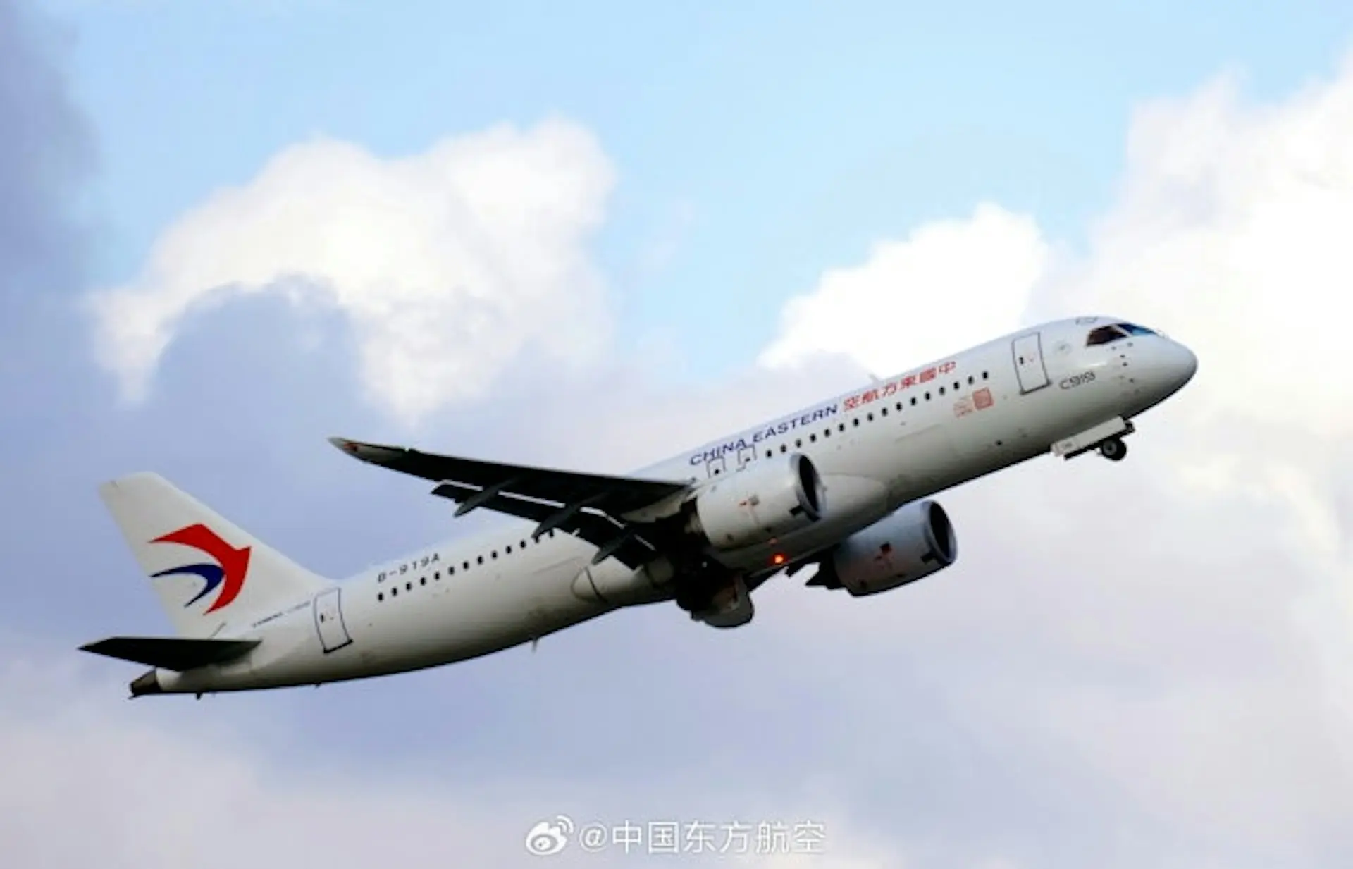 该网民还透露,事发于合肥至大连的东航航班上。(中国东方航空)