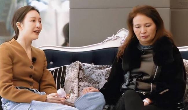 饱受原生家庭之痛的女星,经历一个比一个窒息