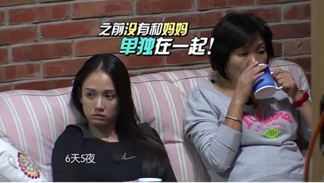 饱受原生家庭之痛的女星,经历一个比一个窒息