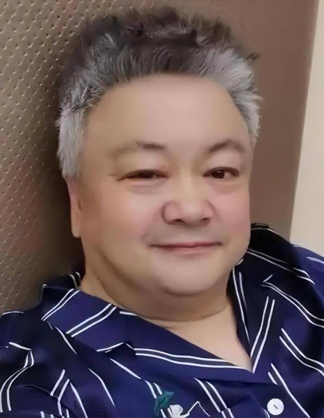 61岁自曝病床照的洪剑涛,给所有中老年提了个醒