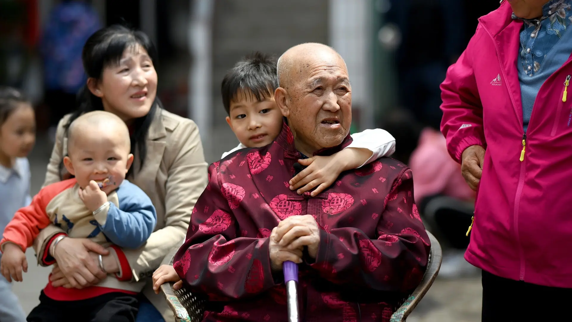 中国到这时剩3.2亿人？美国权威算出来了