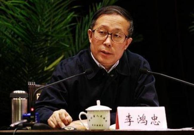 现任“变色龙”政治局委员悬了？4心腹已被查