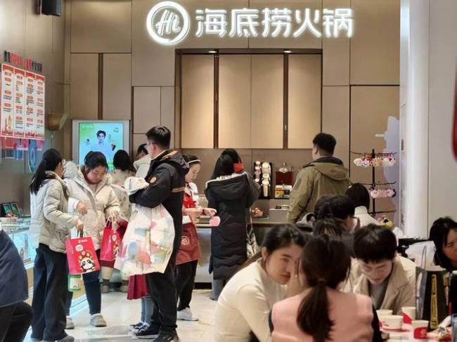 半年就从中国赚二十多亿,火锅巨头定居新加坡