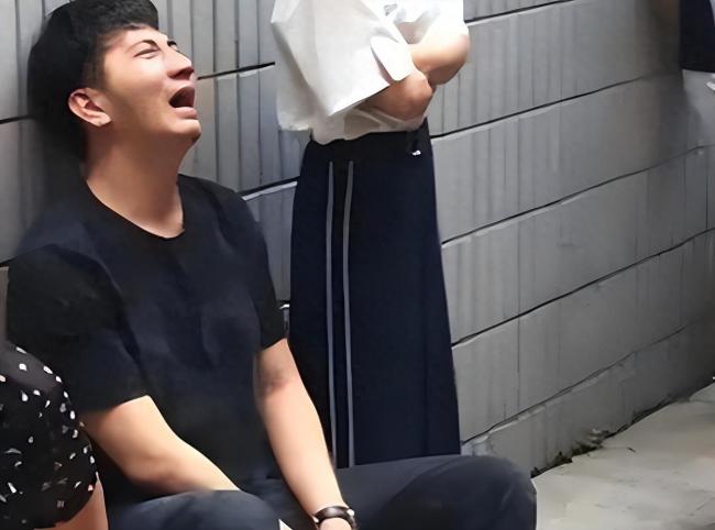 老婆孩子在天堂，他在澳洲住豪宅