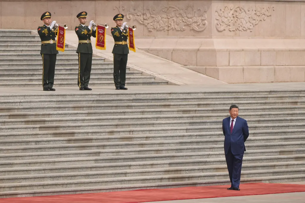 “习近平至少安排两组接班人”